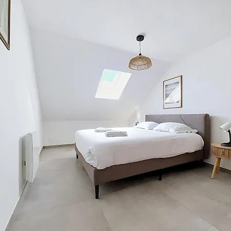 Le Toit Du Lectoure Pour 4 Personnes Près De Bâle Rénové * Saint-Louis (Haut-Rhin)